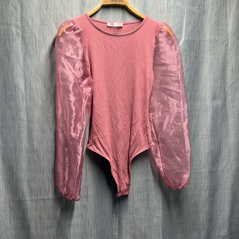 Simons Blue blush sheer sleeve pink body suit size small NWT